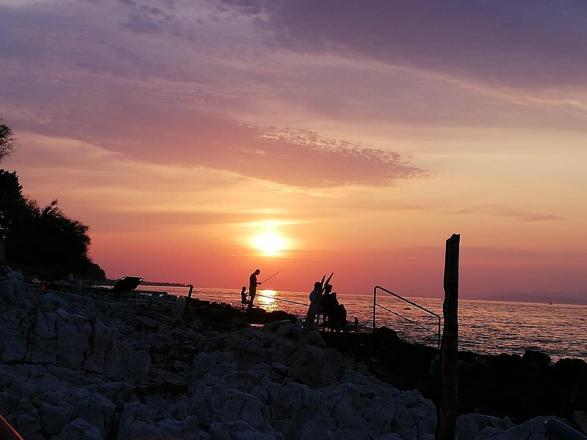 Appartamento Sunset By The Sea Splitska Esterno foto